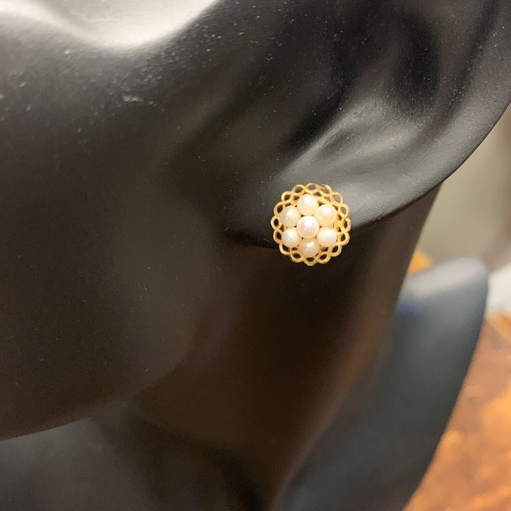 Elegant Gold and Pearl Stud Earrings